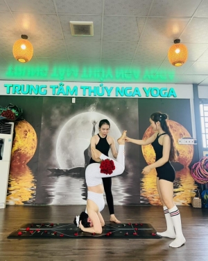 yoga-tai-khu-vuc-long-thanh-giai-phap-phuc-hoi-cot-song-giam-stress-va-danh-thuc-ve-dep-the-chat